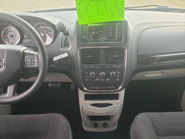 Used 2018 Dodge Grand Caravan SE w/ UConnect Hands-Free Group FWD image 13