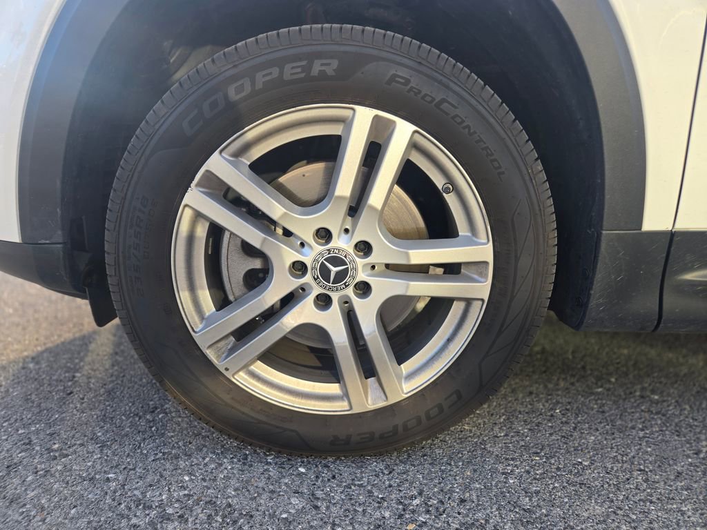 Used 2023 Mercedes-Benz GLB 250 4MATIC image 16