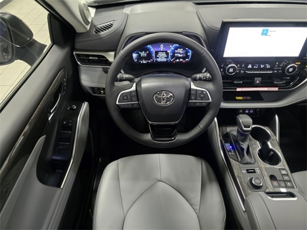 New 2026 Toyota Highlander Limited image 27