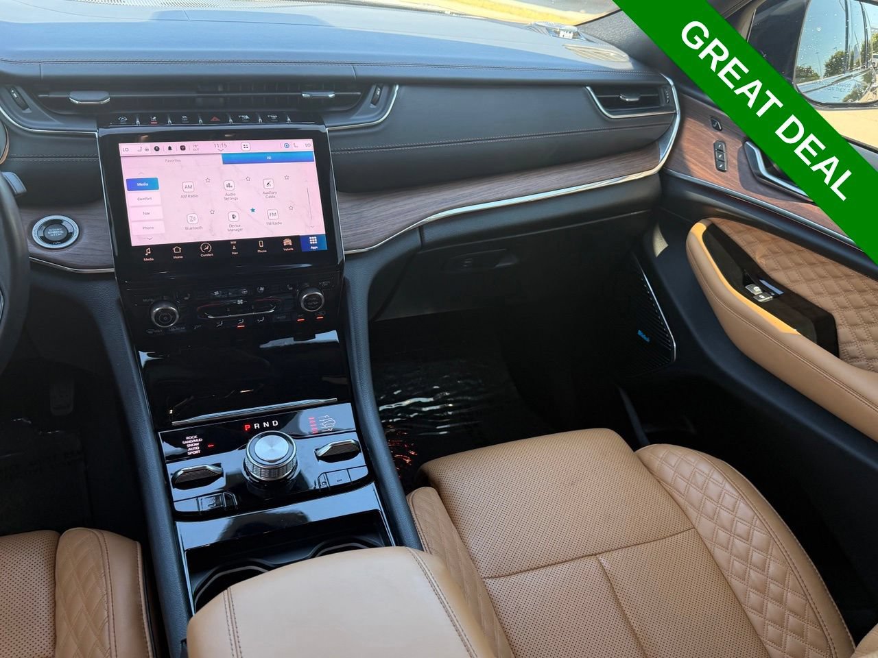 Used 2023 Jeep Grand Cherokee Summit w/ Luxury Tech Group V AWD/4WD image 14