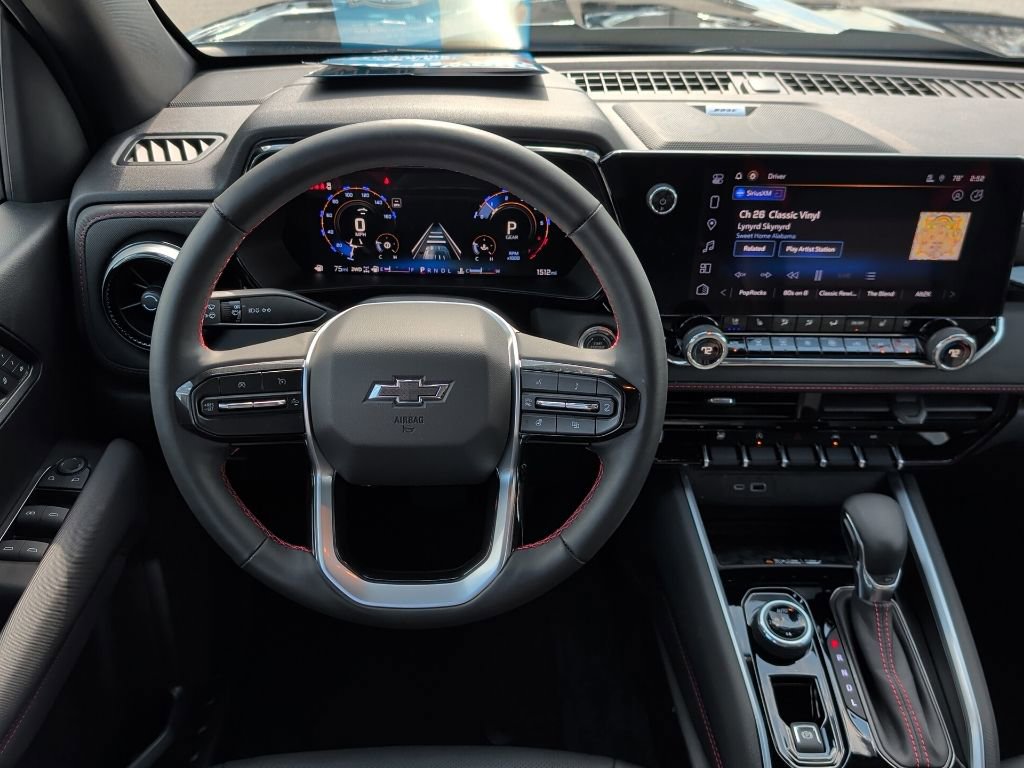 Used 2025 Chevrolet Colorado Z71 w/ Midnight Edition image 17