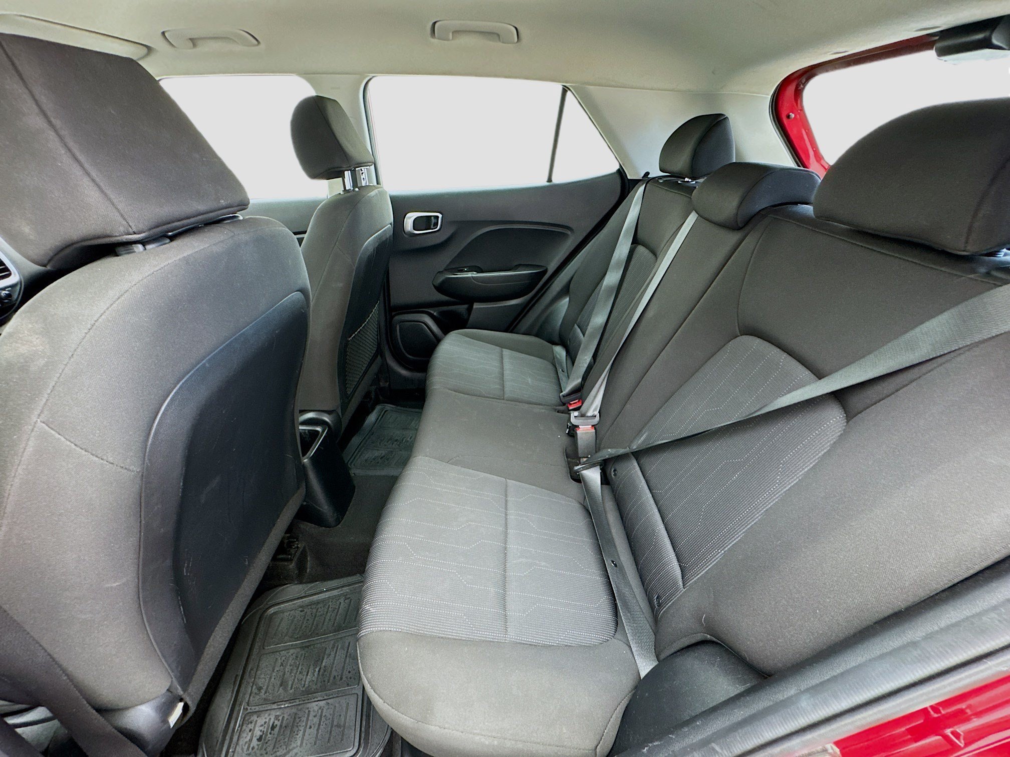 Used 2021 Hyundai Venue SE FWD image 15