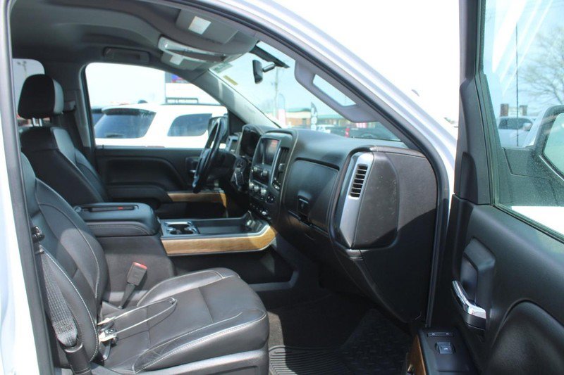 Used 2018 Chevrolet Silverado 1500 LTZ w/ Sport Package AWD/4WD image 11