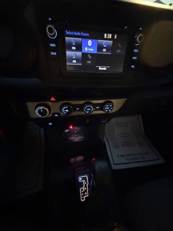 Used 2016 Toyota Tacoma SR AWD/4WD image 14