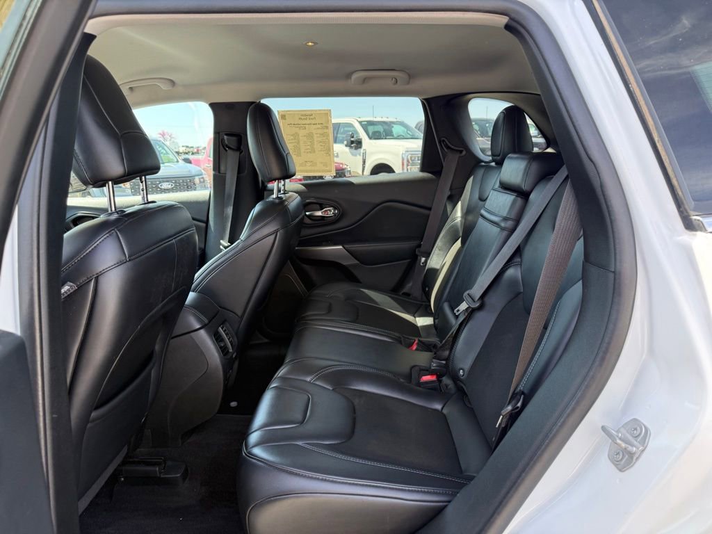 Used 2019 Jeep Cherokee Latitude Plus image 9
