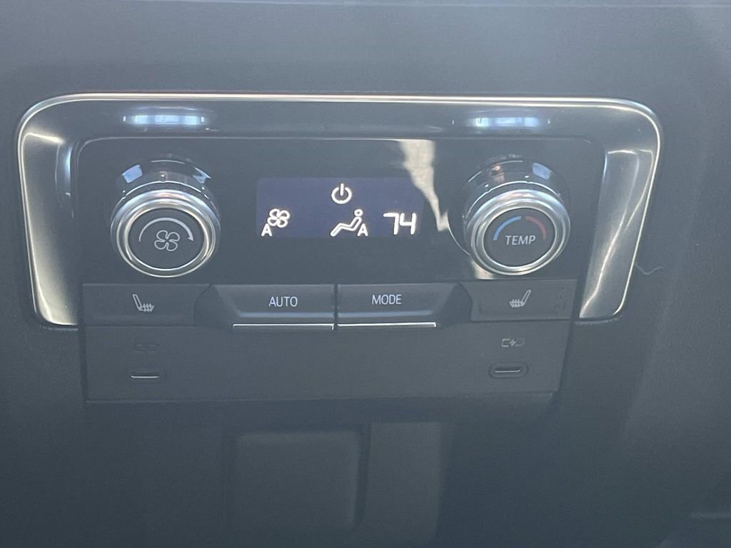 Certified 2025 GMC Yukon XL Denali w/ Sun & Power Step Package image 15