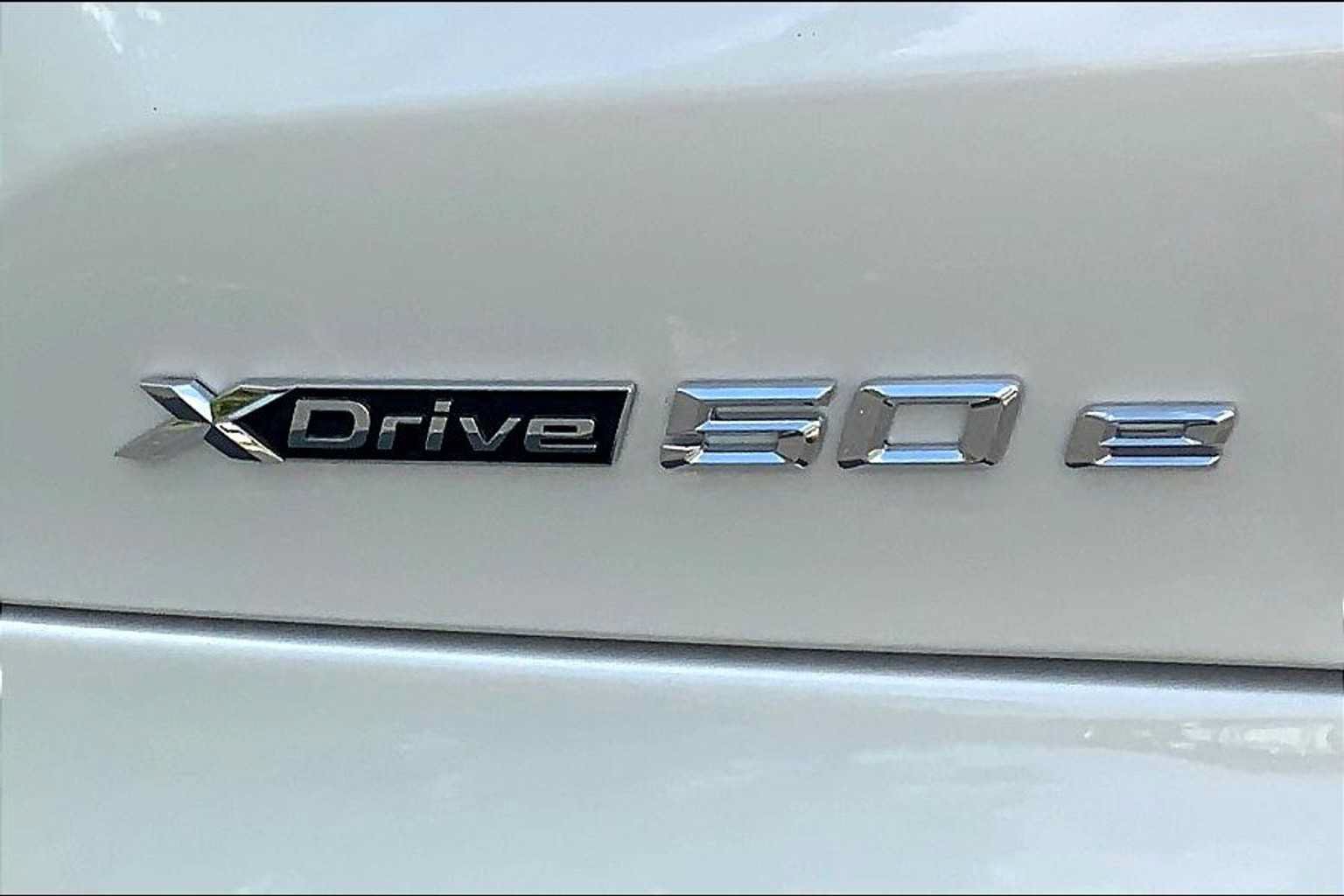 New 2026 BMW X5 xDrive50e w/ M Sport Package AWD/4WD image 16