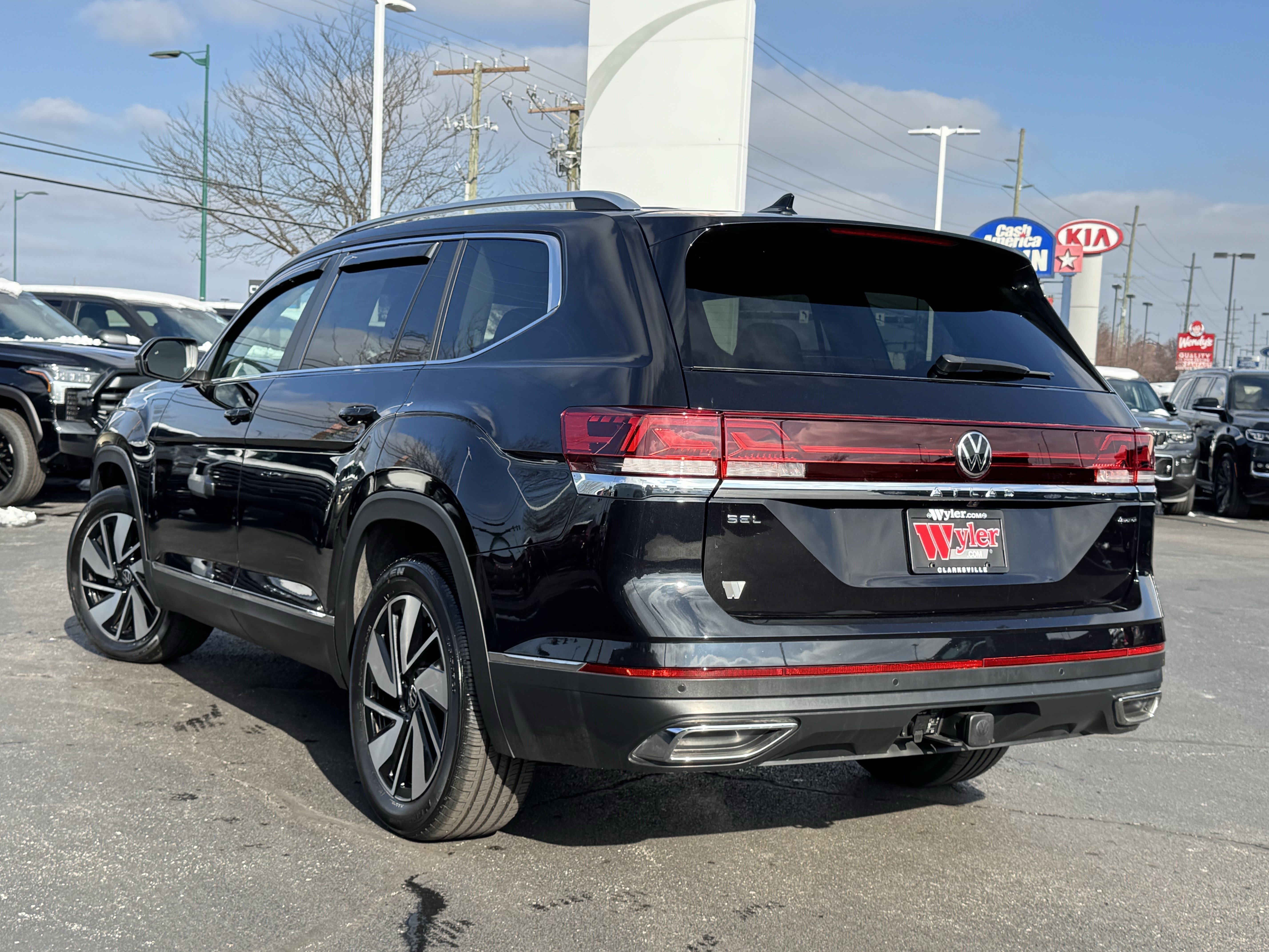 Used 2024 Volkswagen Atlas SEL image 17