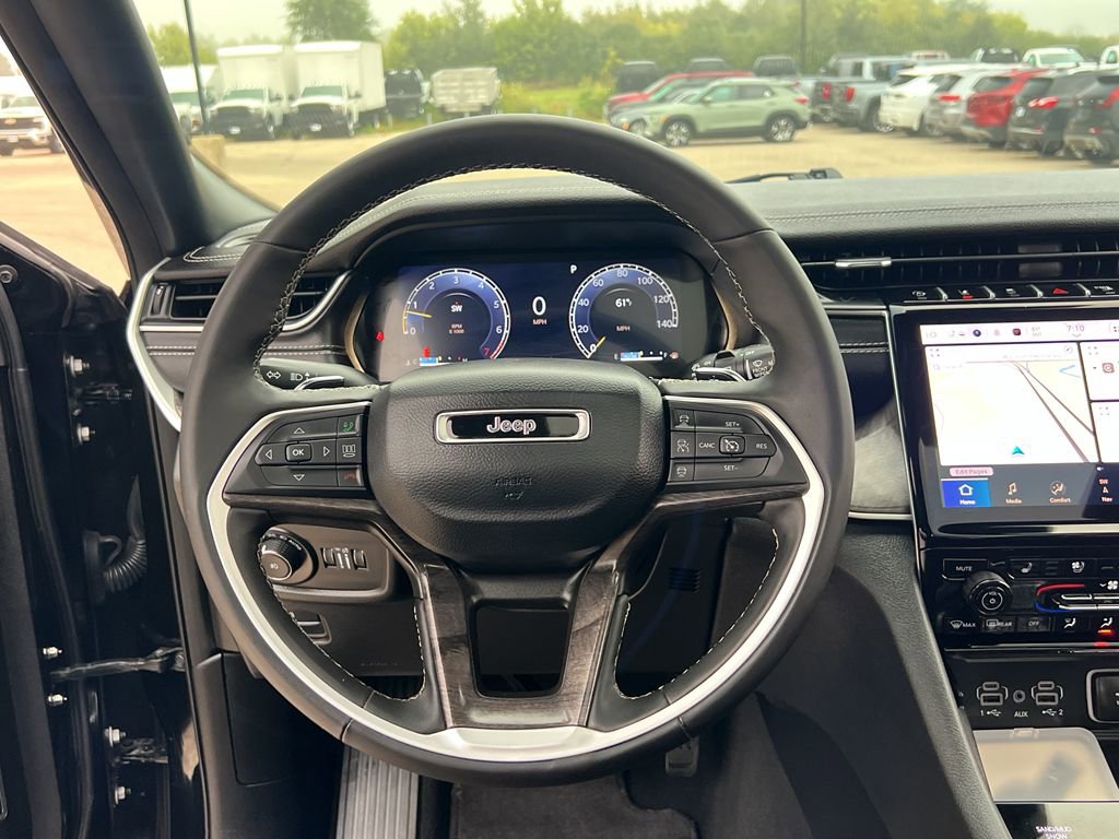 Used 2024 Jeep Grand Cherokee Limited w/ Luxury Tech Group II image 33