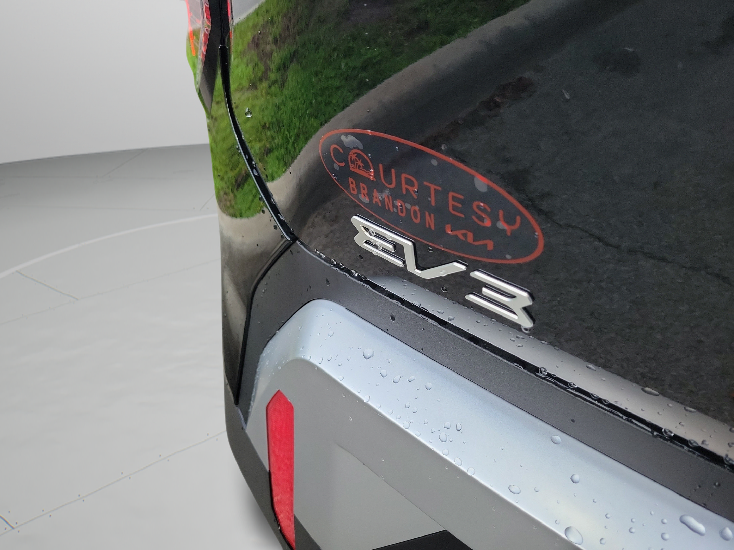 New 2027 Kia EV3 Wind FWD image 30