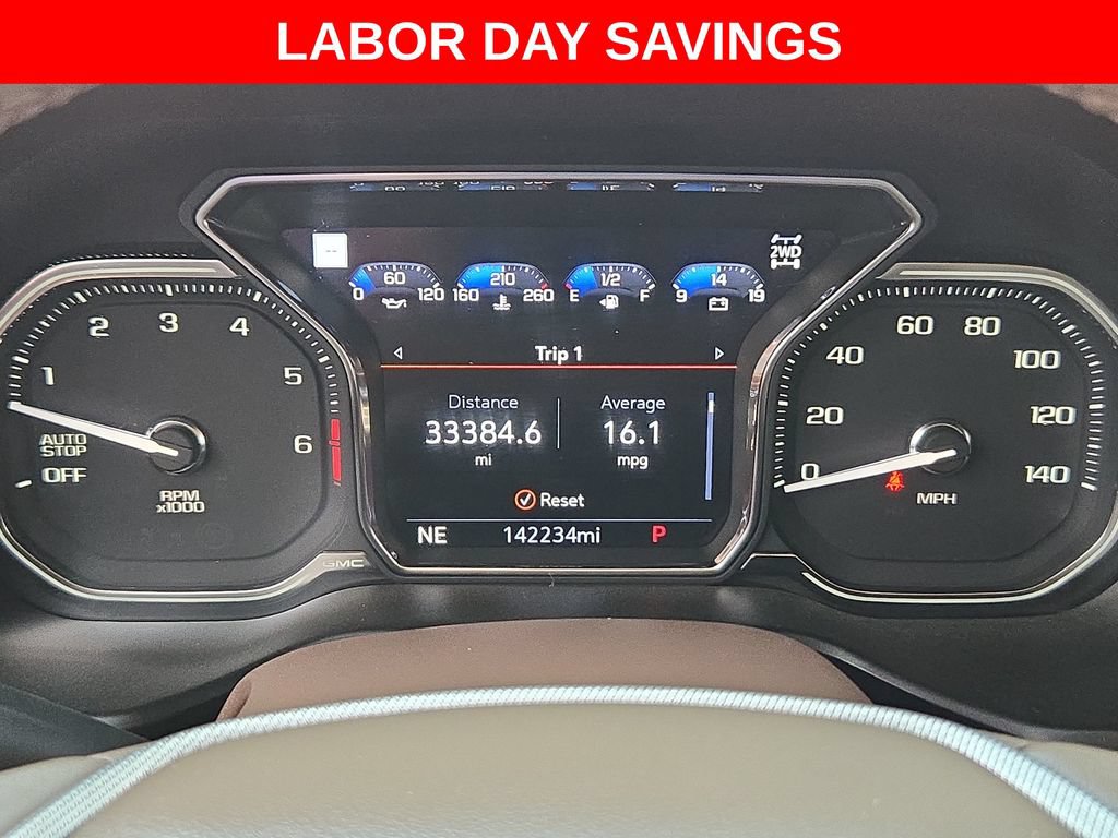 Used 2021 GMC Yukon XL Denali w/ Denali Premium Package AWD/4WD image 25