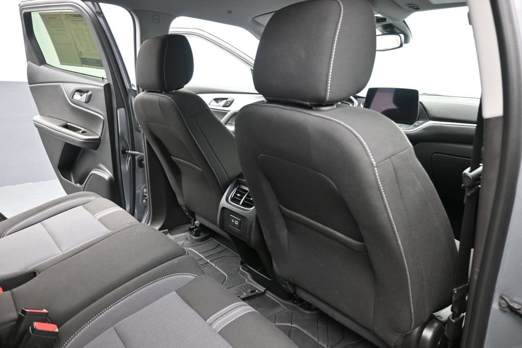 Used 2024 Chevrolet Blazer LT w/ Convenience Package FWD image 25