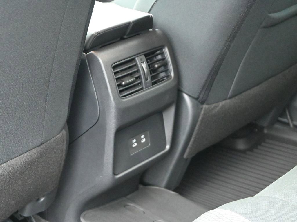 Certified 2026 Nissan Rogue SV FWD image 17