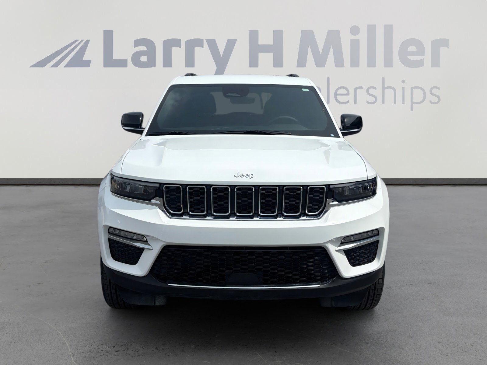 Used 2025 Jeep Grand Cherokee Limited w/ Trailer Tow Package image 8