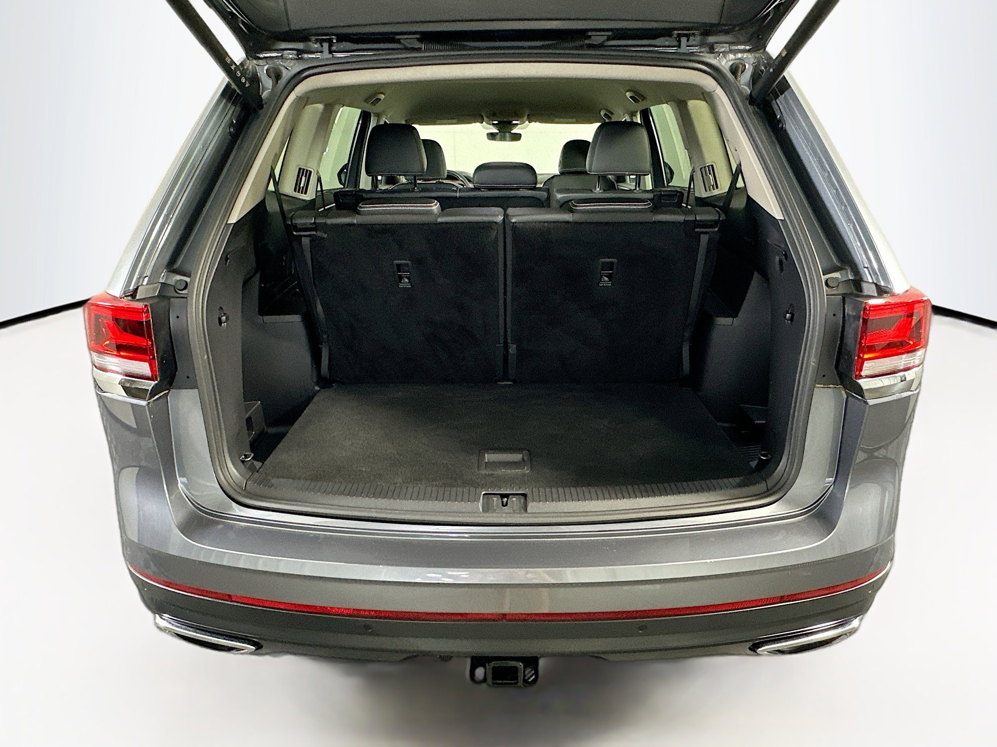 Used 2024 Volkswagen Atlas SE w/ Black Wheel Package FWD image 30