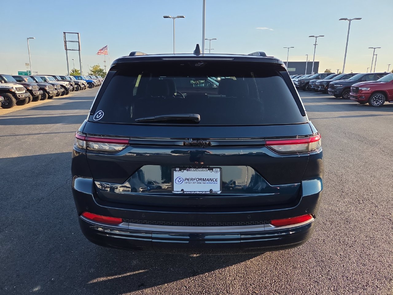 New 2027 Jeep Grand Cherokee Limited AWD/4WD image 30