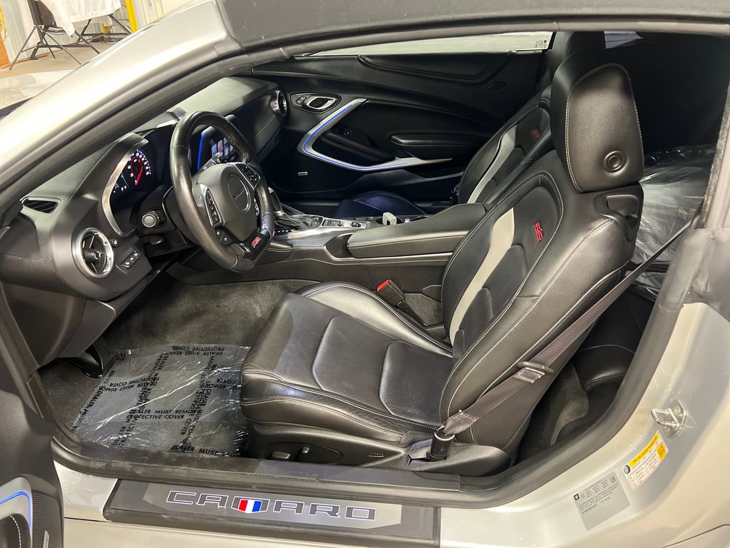 Used 2016 Chevrolet Camaro SS RWD image 12