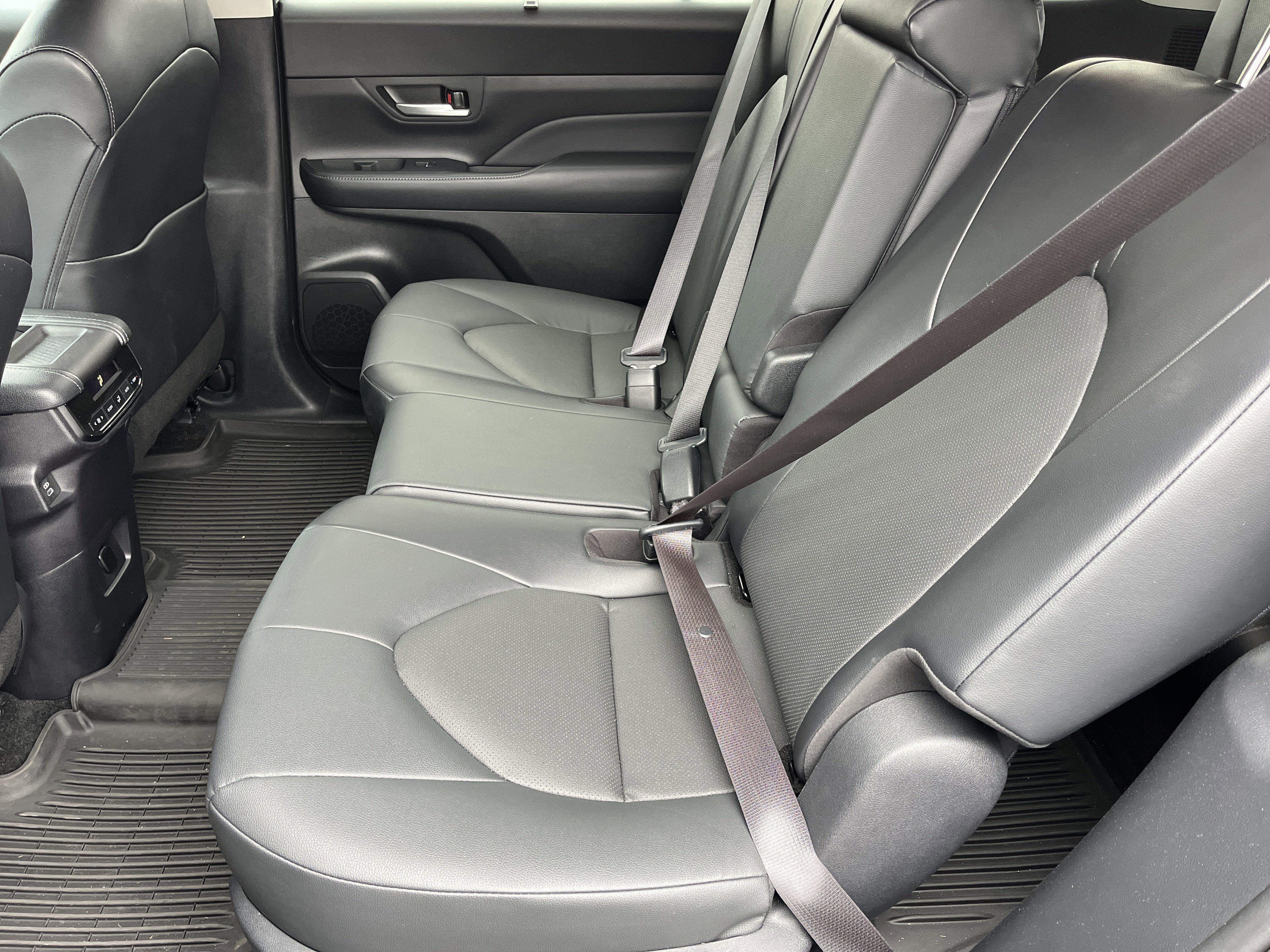 Used 2024 Toyota Grand Highlander XLE image 23