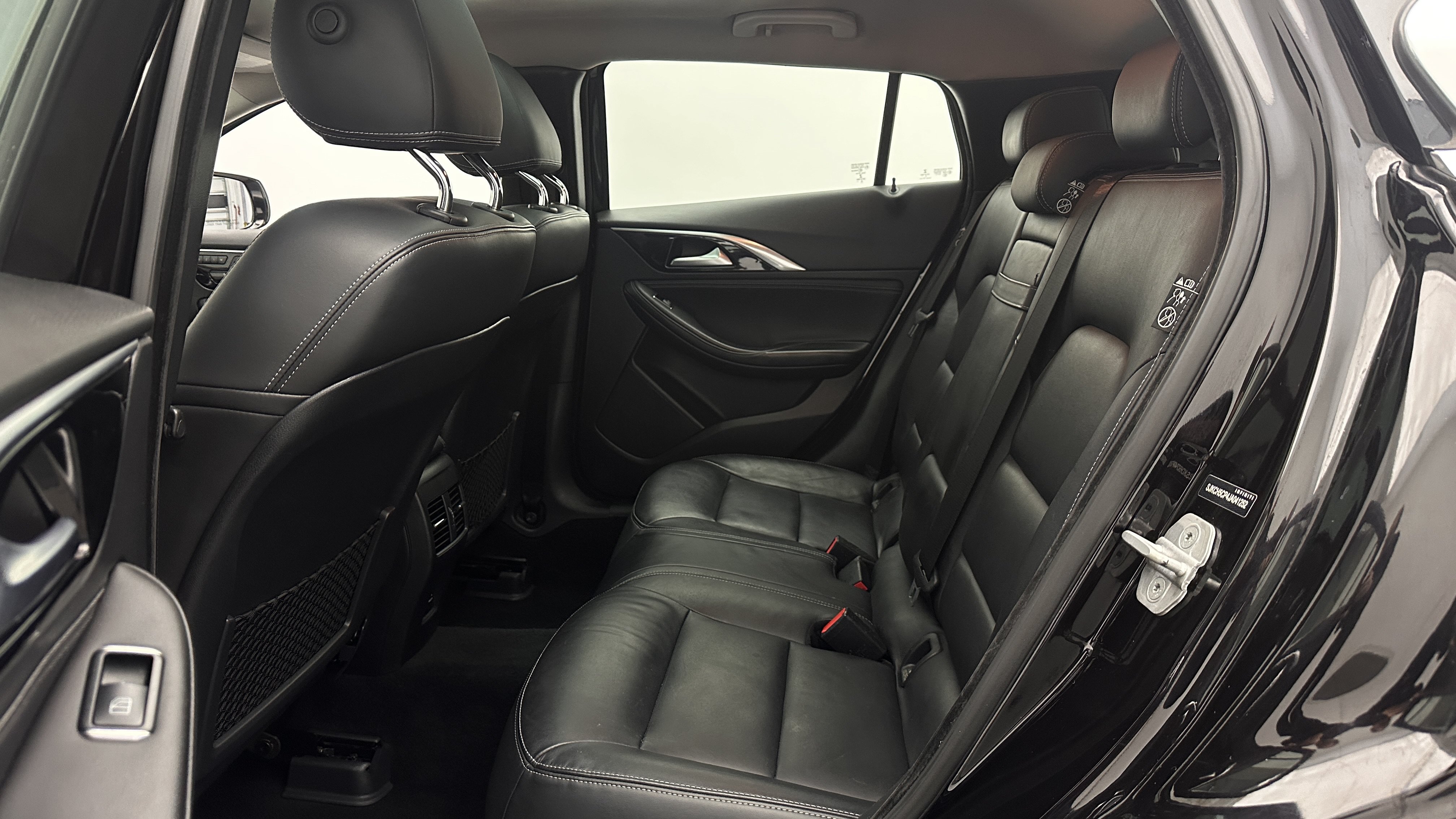 Used 2018 INFINITI QX30 Premium FWD image 22