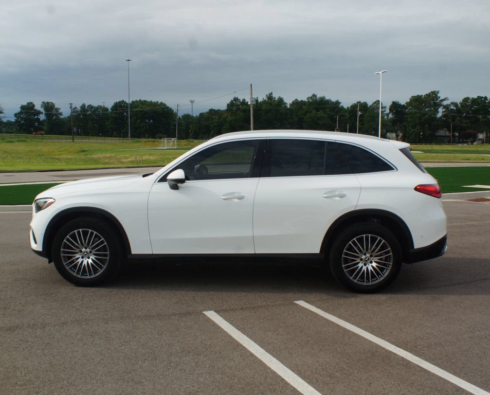 Used 2025 Mercedes-Benz GLC 300 image 13