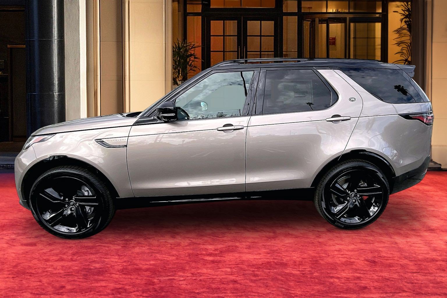 New 2026 Land Rover Discovery Dynamic SE AWD/4WD image 2