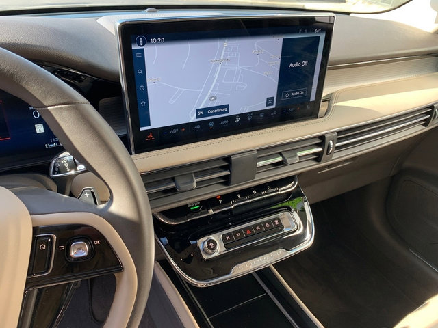 Certified 2023 Lincoln Corsair AWD image 27