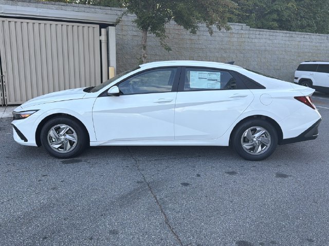 New 2026 Hyundai Elantra SE FWD image 4