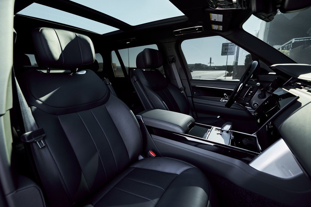 Used 2025 Land Rover Range Rover Long Wheelbase Autobiography image 39