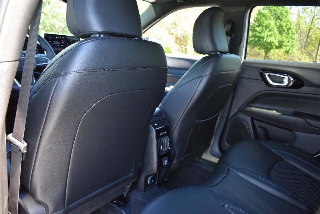 New 2026 Jeep Compass Latitude AWD/4WD image 24