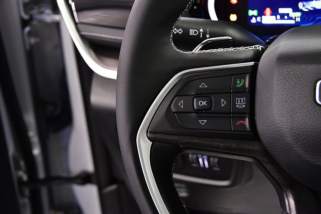 Used 2023 Jeep Grand Cherokee 4WD 4xe w/ Luxury Tech Group II image 18