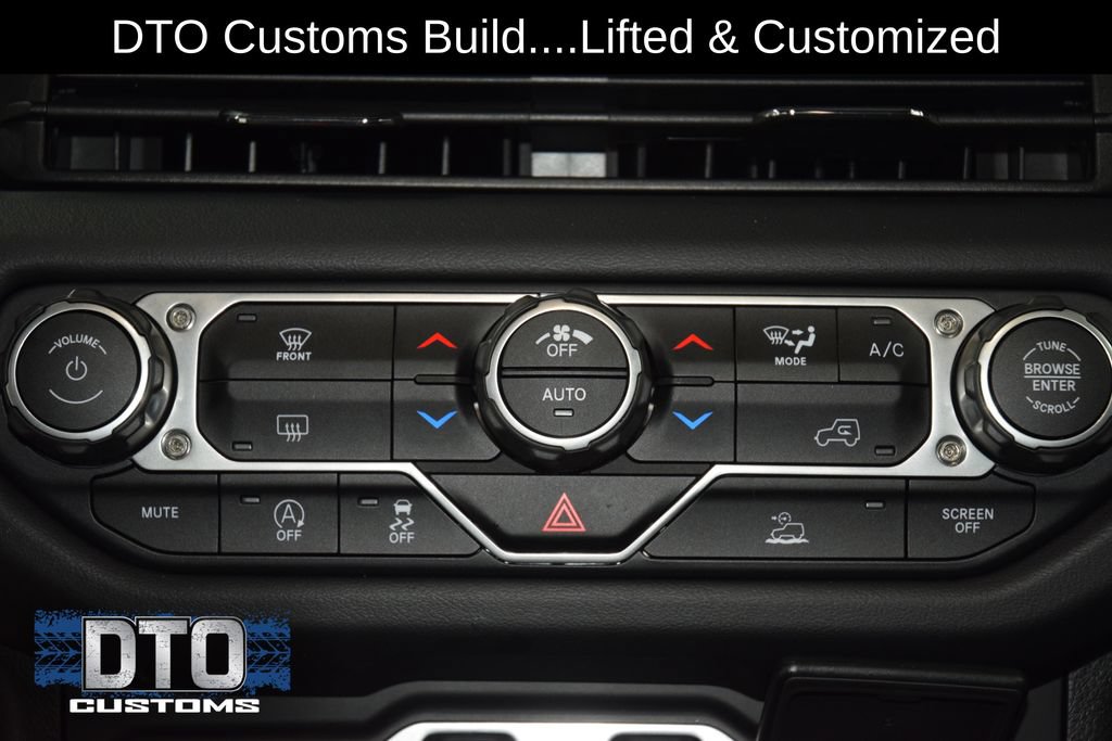 Used 2025 Jeep Wrangler Unlimited Rubicon AWD/4WD image 32