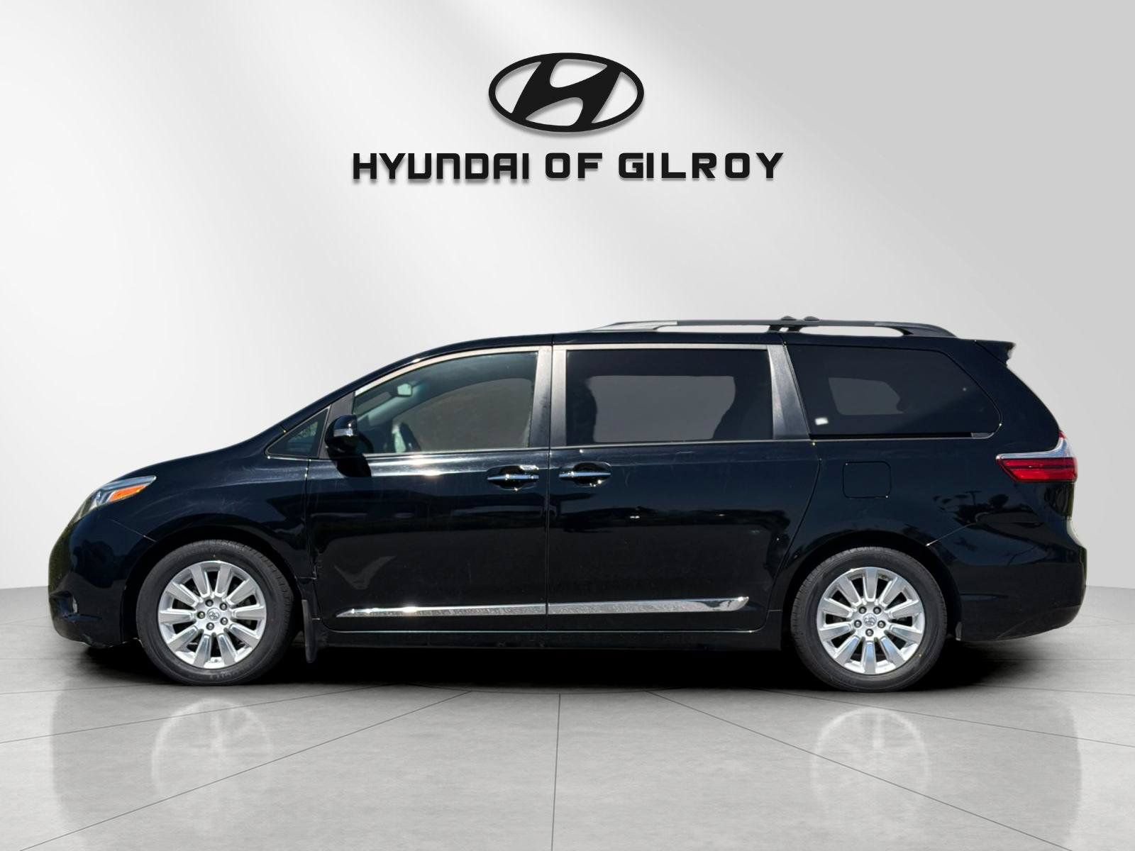Used 2015 Toyota Sienna Limited Premium FWD image 2