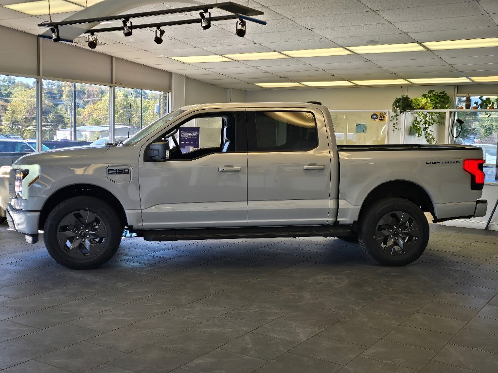 New 2025 Ford F150 Lightning Flash image 18