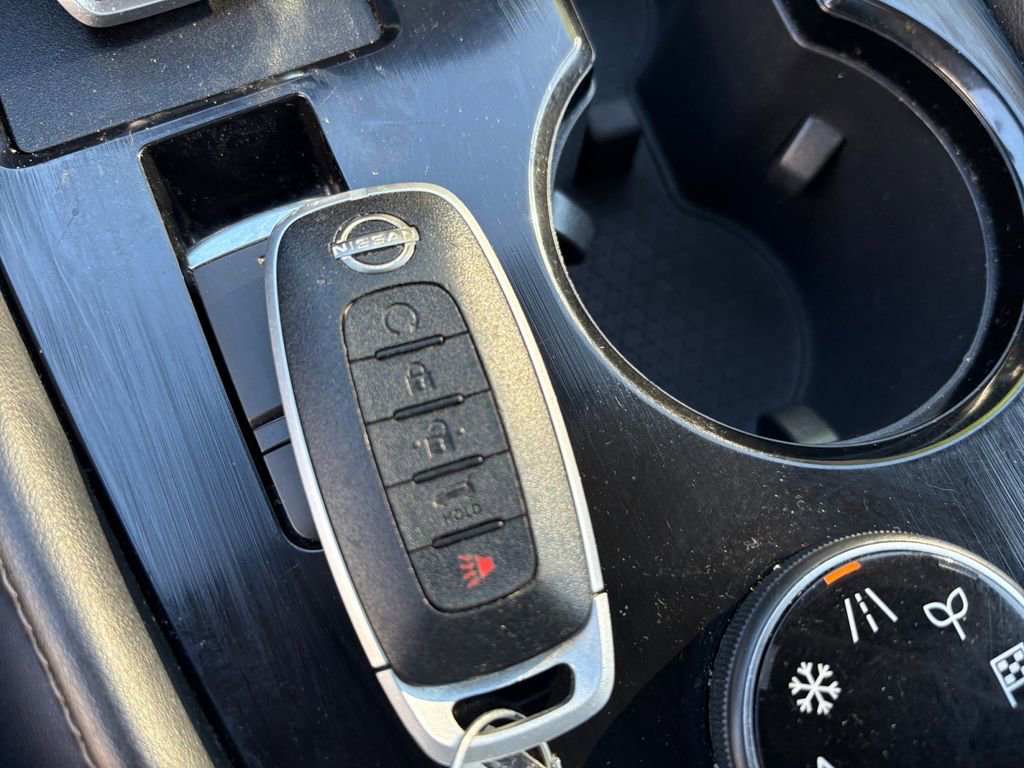 Used 2023 Nissan Rogue SL w/ SL Premium Package image 32