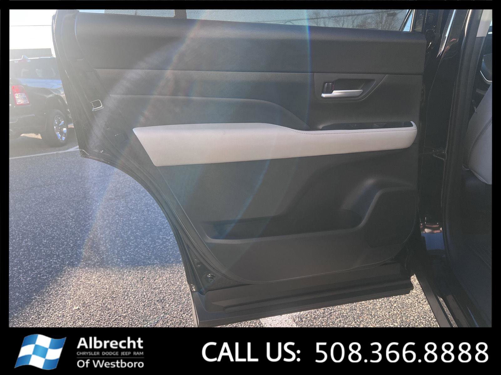 Used 2024 Toyota Grand Highlander Limited image 14