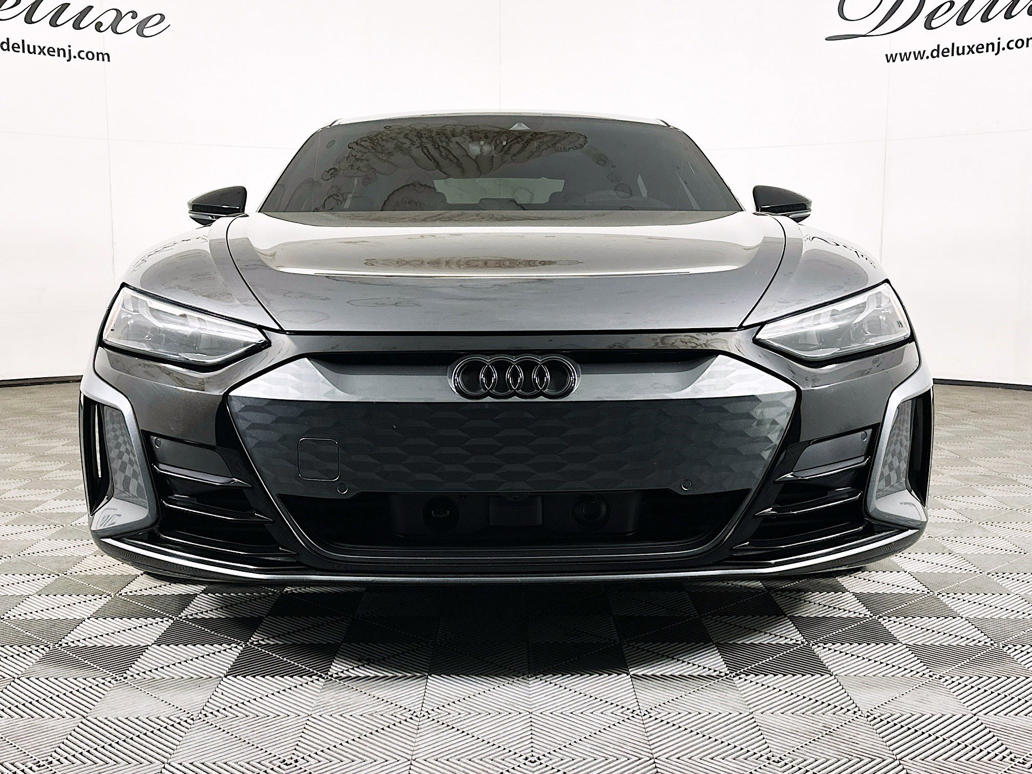 Used 2024 Audi e-tron GT Premium Plus image 2
