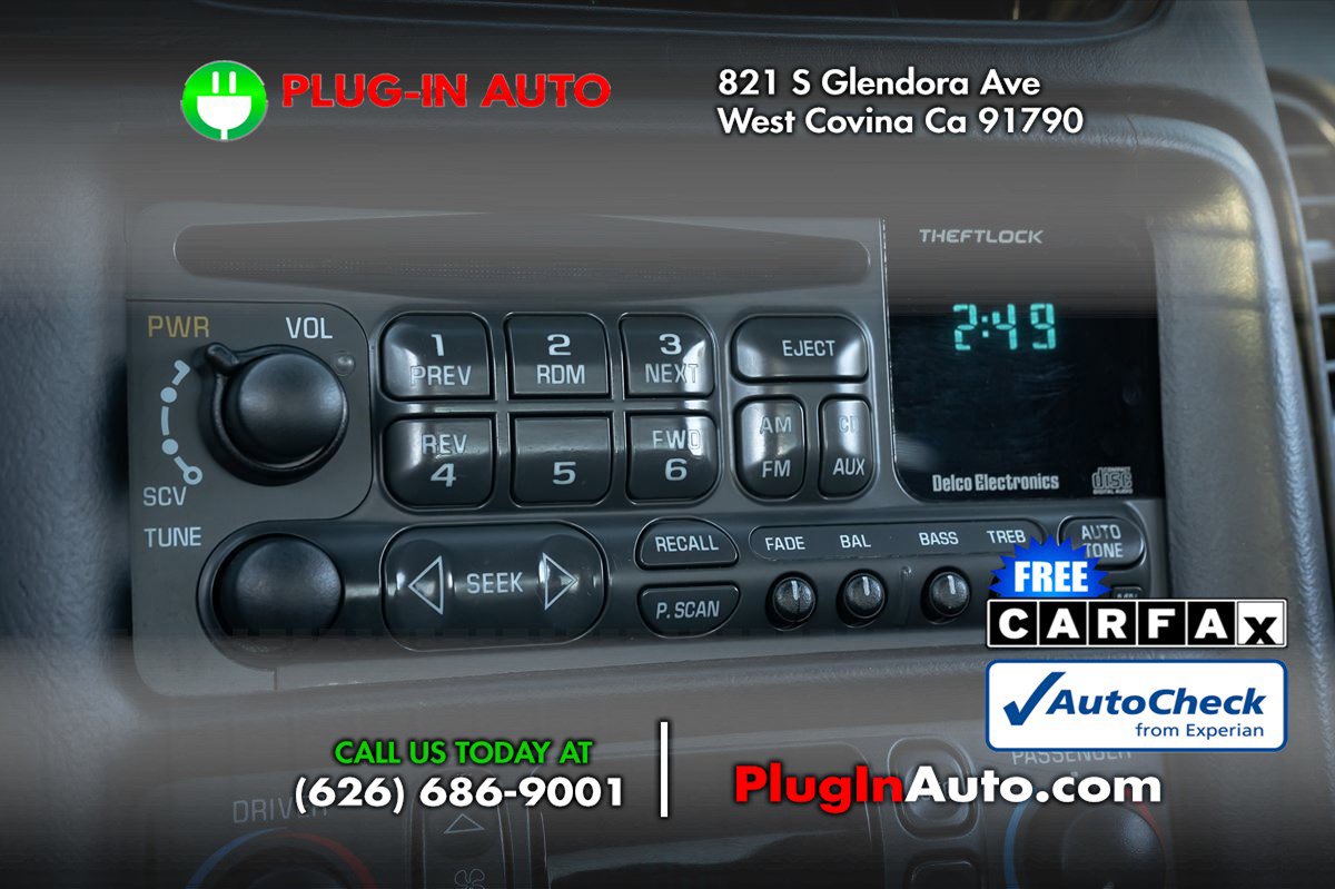 Used 2000 Chevrolet Corvette Coupe w/ Roof Pkg image 21