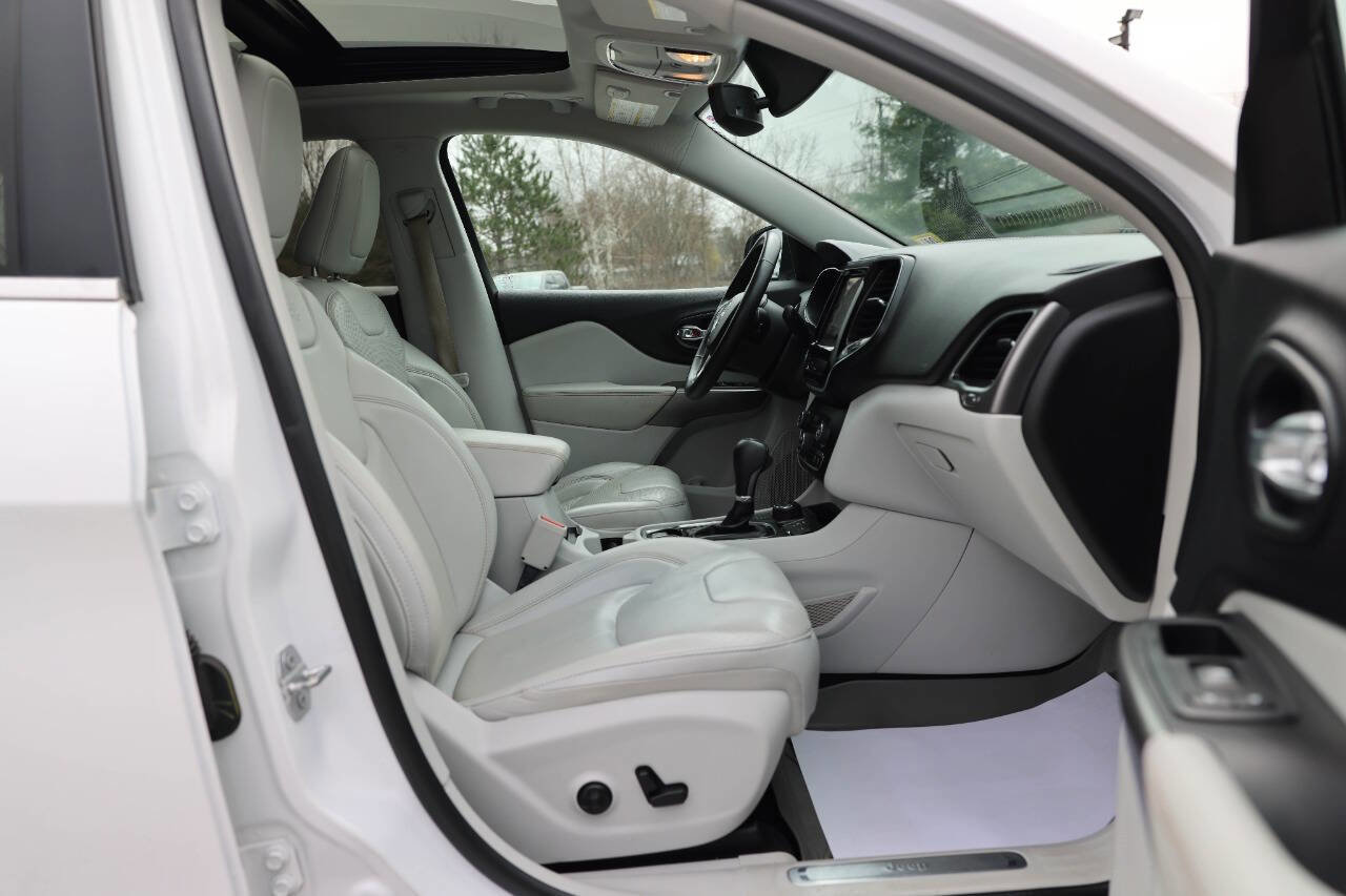 Used 2019 Jeep Cherokee Limited image 9