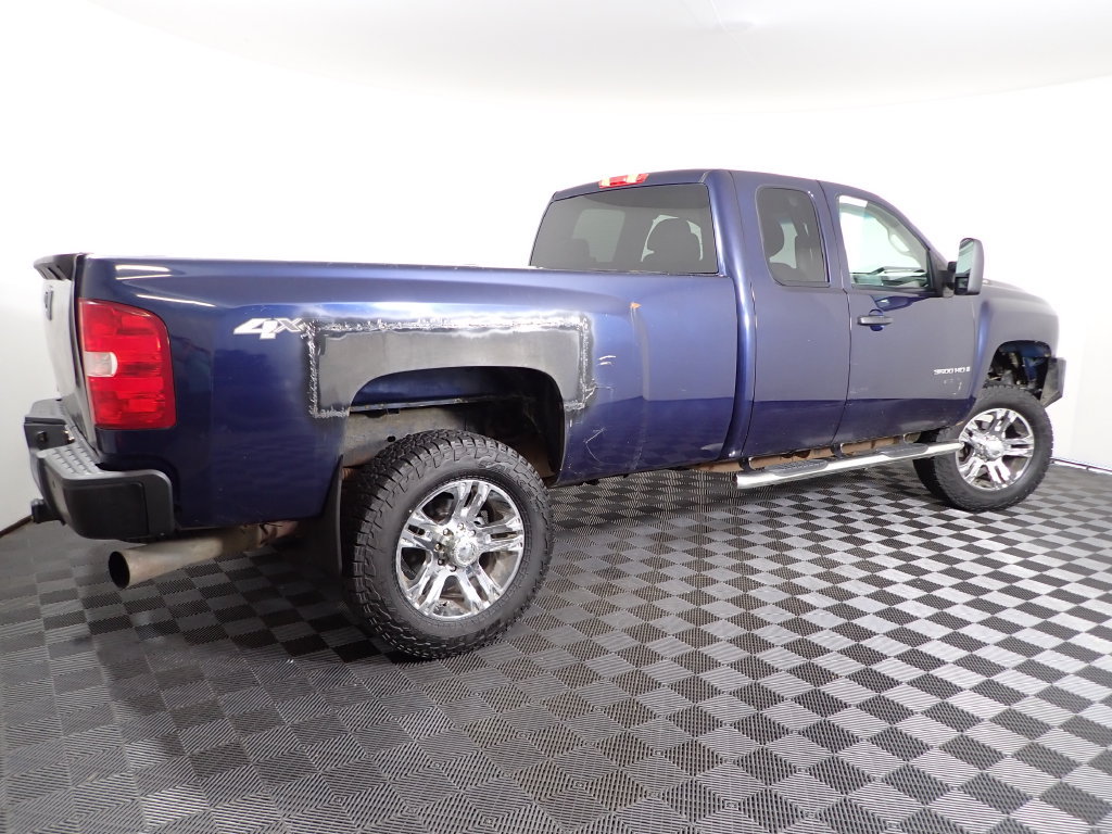 Used 2009 Chevrolet Silverado 3500 LT w/ Interior Plus Package AWD/4WD image 15
