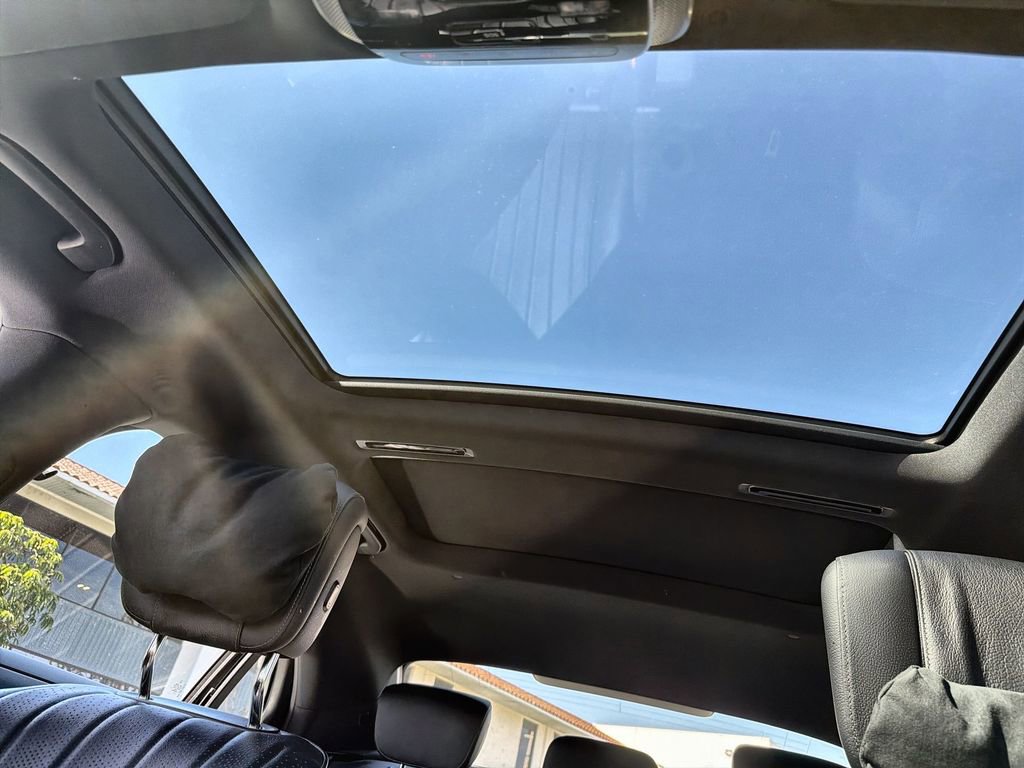 Used 2022 Mercedes-Benz S 580 4MATIC Sedan w/ AMG Line Package image 16