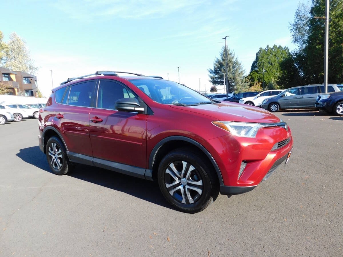 Used 2018 Toyota RAV4 LE w/ Carpet Mat Package
