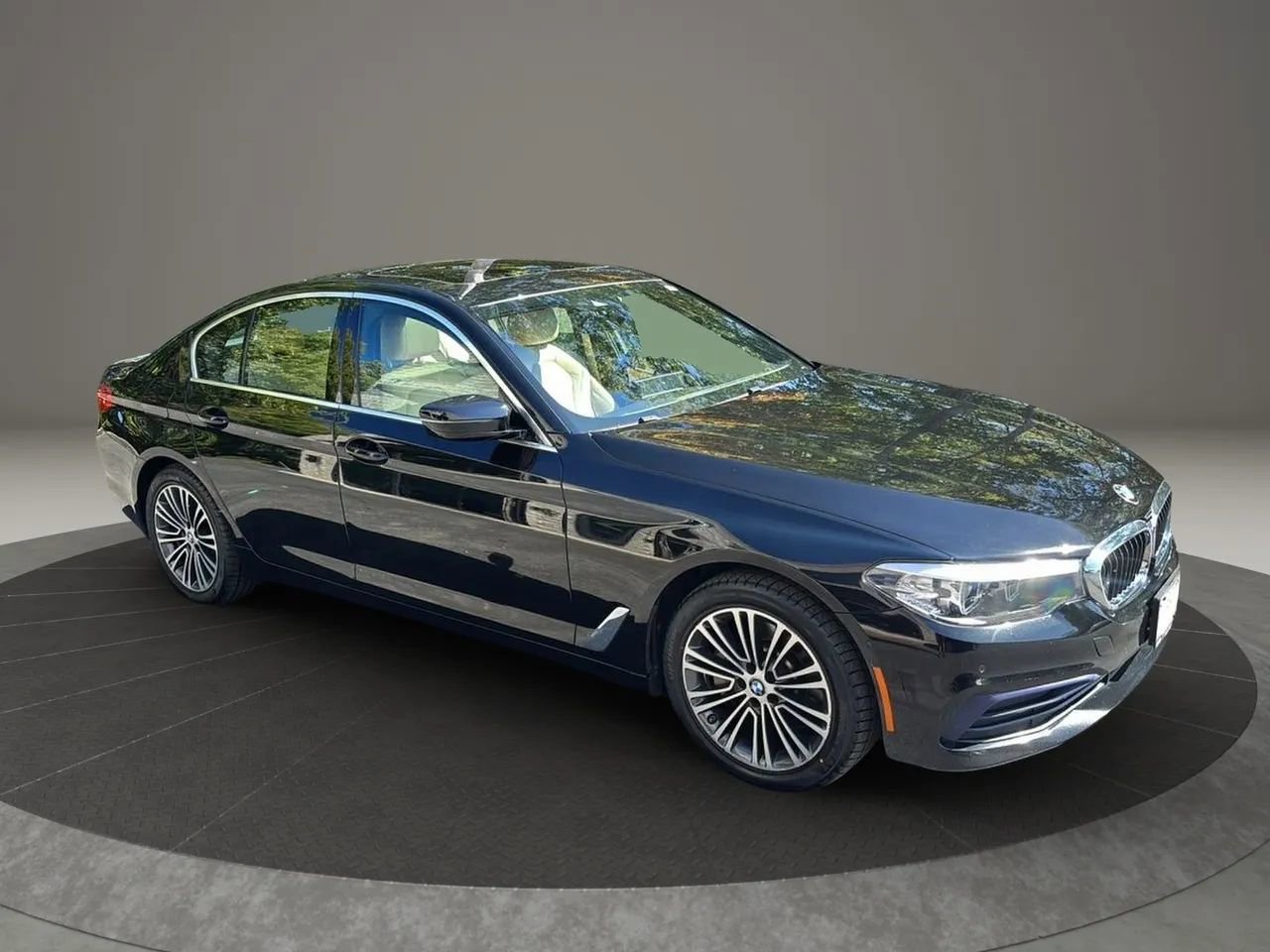 Used 2019 BMW 530i xDrive w/ Convenience Package image 10