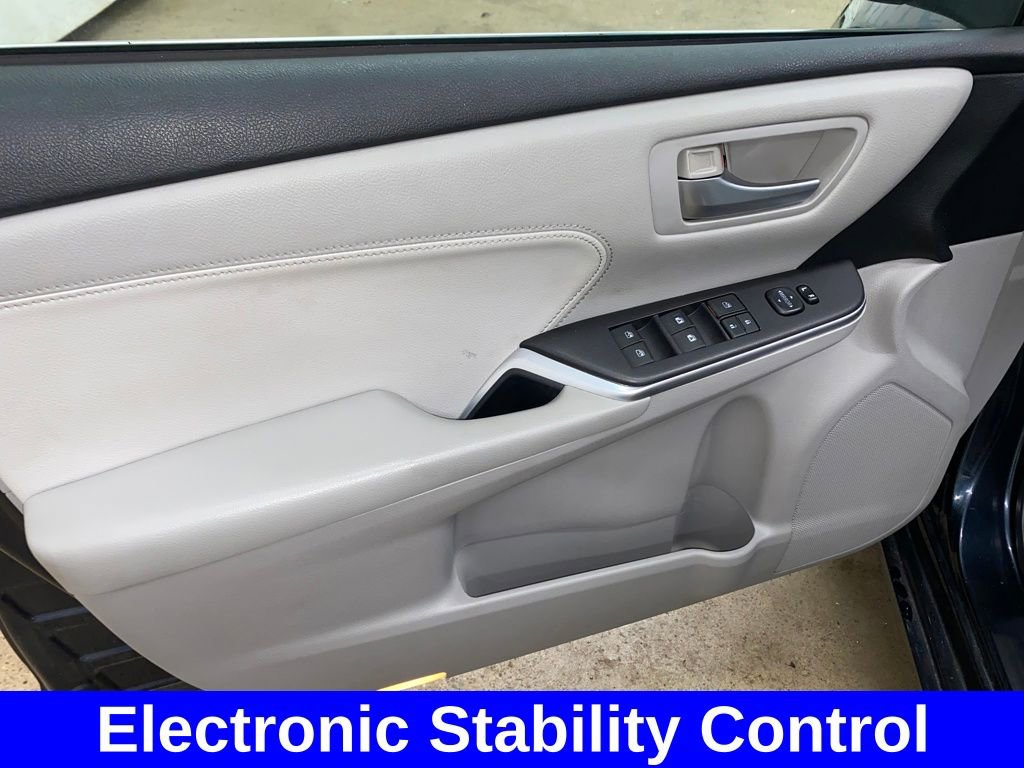 Used 2015 Toyota Camry XLE w/ Moonroof Package FWD image 8