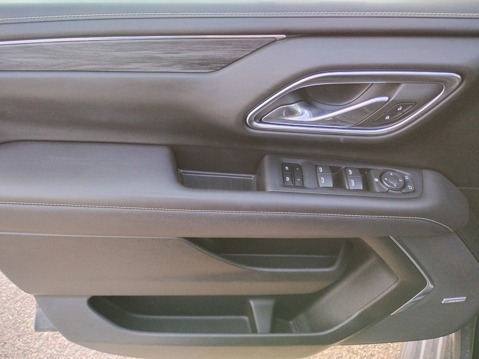 Used 2023 GMC Yukon XL SLT image 14