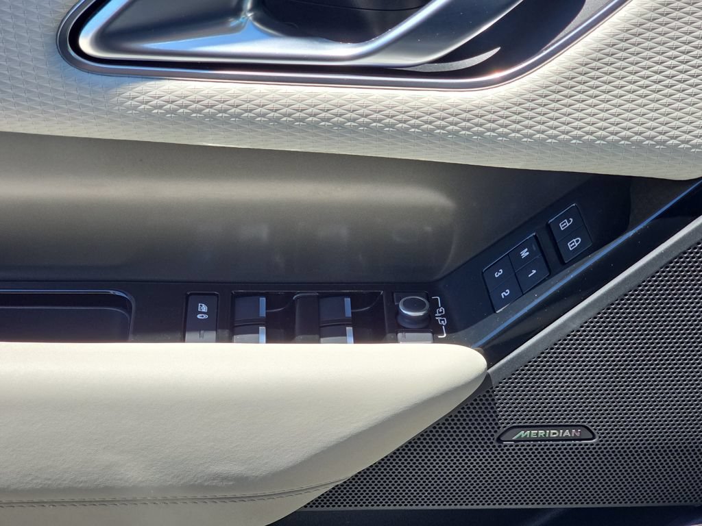 Certified 2023 Land Rover Range Rover Velar S AWD/4WD image 28