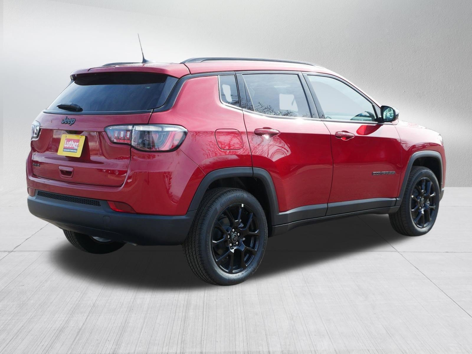New 2026 Jeep Compass Latitude w/ Sun and Sound Group AWD/4WD image 7