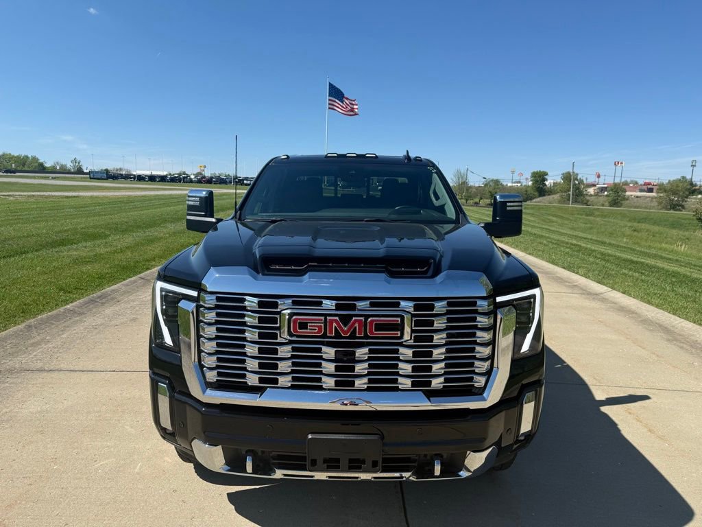 Used 2024 GMC Sierra 2500 Denali w/ Denali Reserve Package image 12