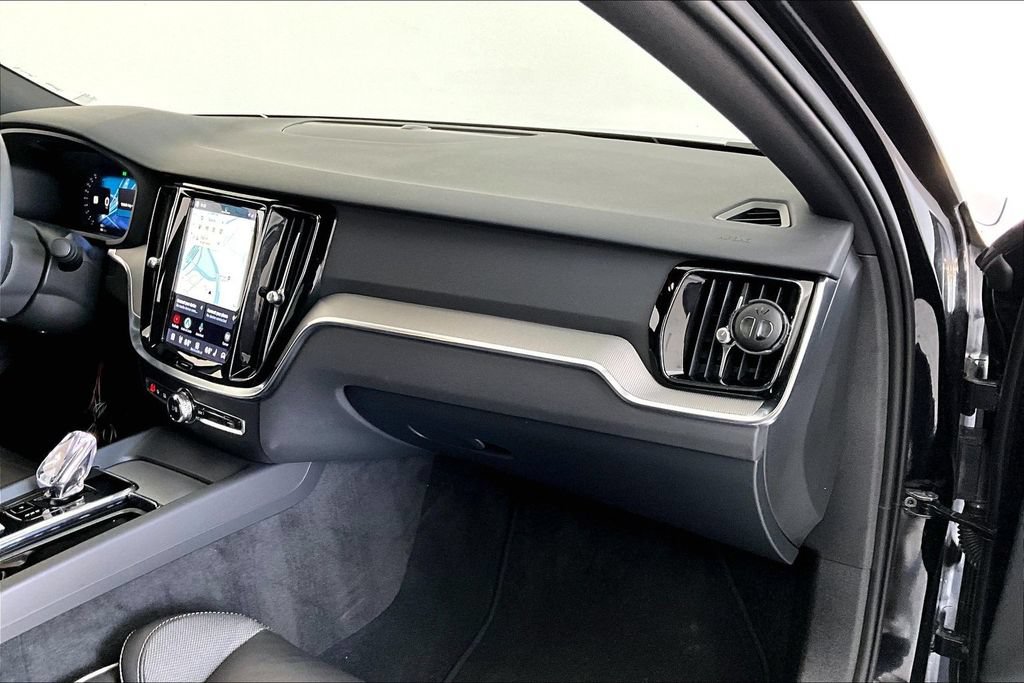 Used 2024 Volvo S60 B5 Plus w/ Climate Package FWD image 19