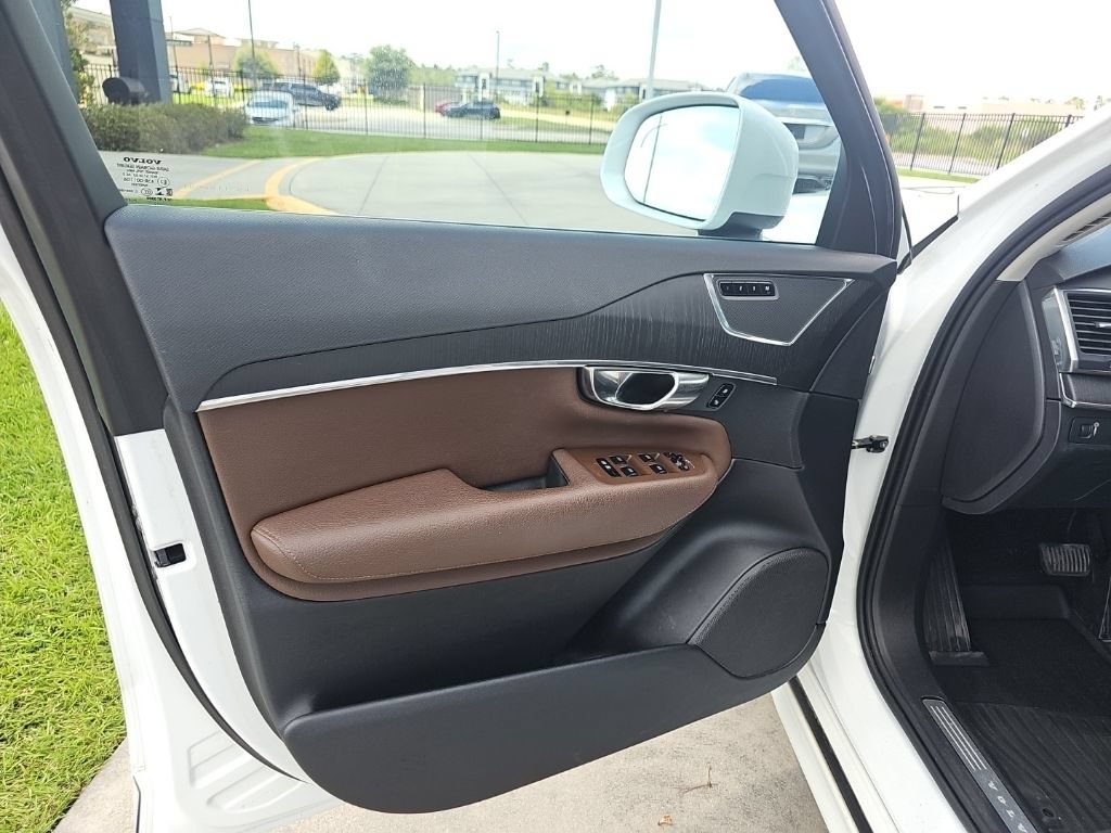 Used 2020 Volvo XC90 T6 Momentum w/ Protection Package Premier AWD/4WD image 22
