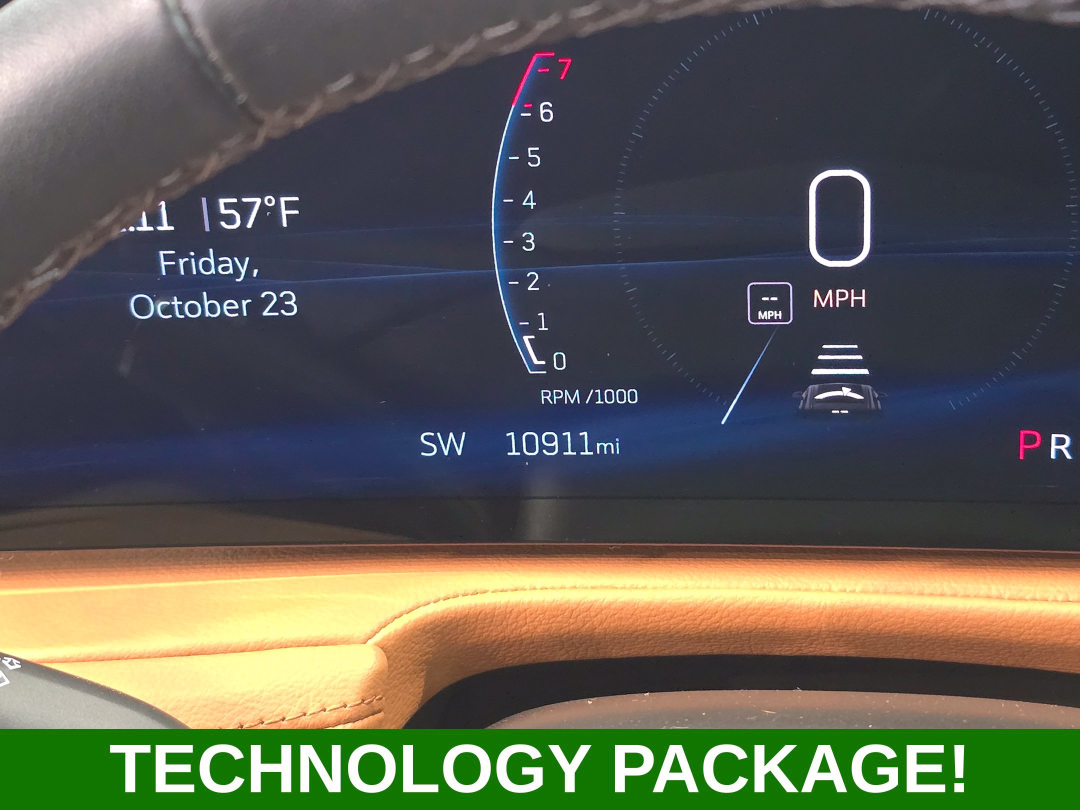 Used 2025 Cadillac XT4 Premium Luxury w/ Technology Package AWD/4WD image 14